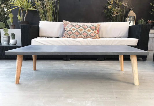 Table basse en béton avec pieds style scandinave