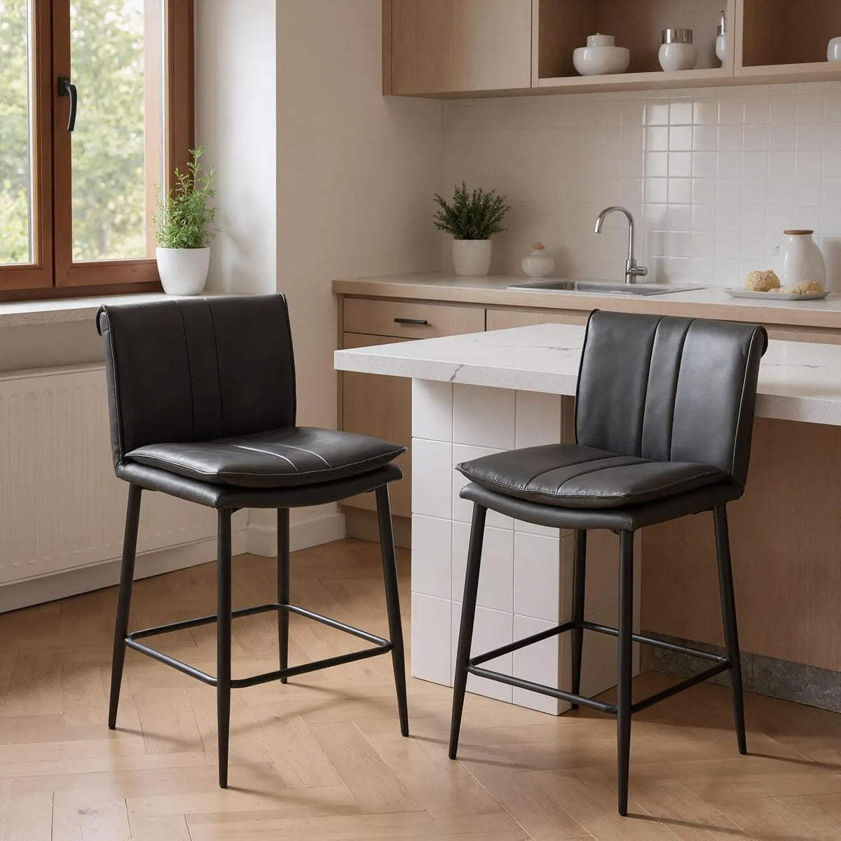 Lot de 2 Tabourets de Bar en Cuir PU Gris avec Repose-Pieds, Chaises Hautes avec Pieds Métal pour Îlot Central