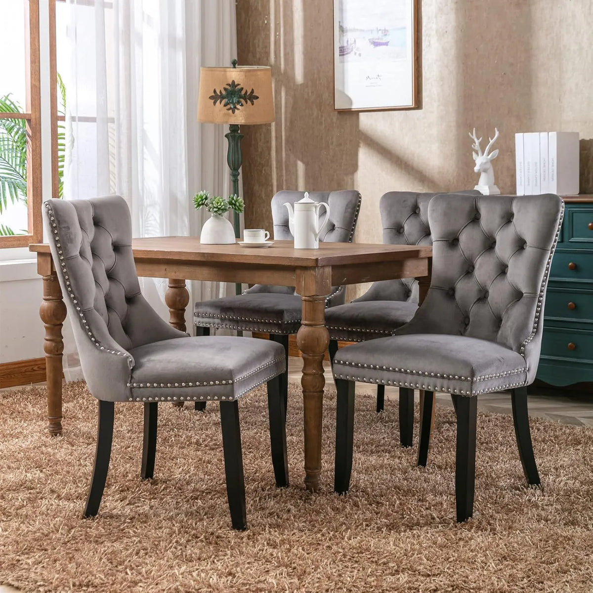 Ensemble de 4 chaises de salle à manger en velours avec pieds en bois, dossier haut, décorations rivets, capacité de 130 kg, gris
